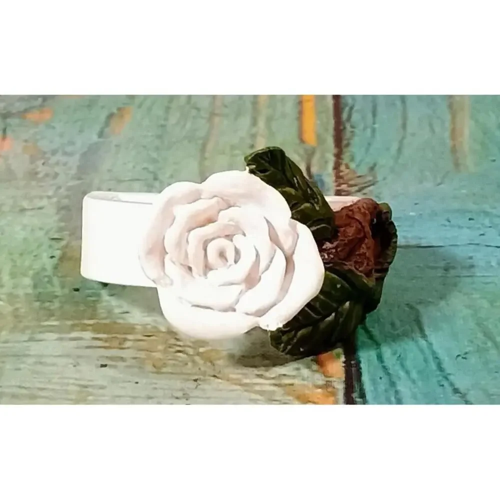 Elegant White‎ Rose Napkin Ring with Leaf Accents set of 12